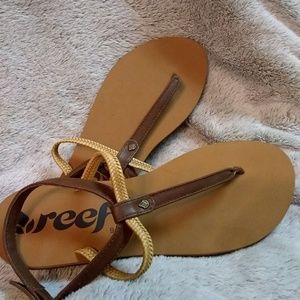 Reef NWOT ankle sandals
